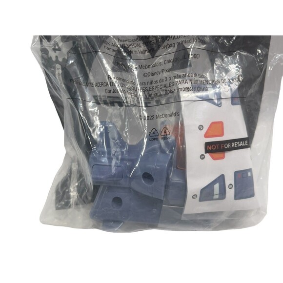 LIGHTYEAR DISNEY Mc donalds happy meal toy 4 IZZY PILOTING THE ARMADILLO - Picture 5 of 8